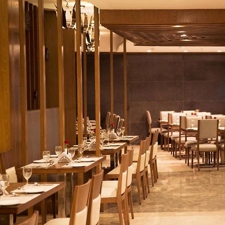 V 7 Hotel Chennai Luaran gambar