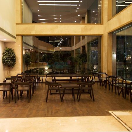 V 7 Hotel Chennai Luaran gambar