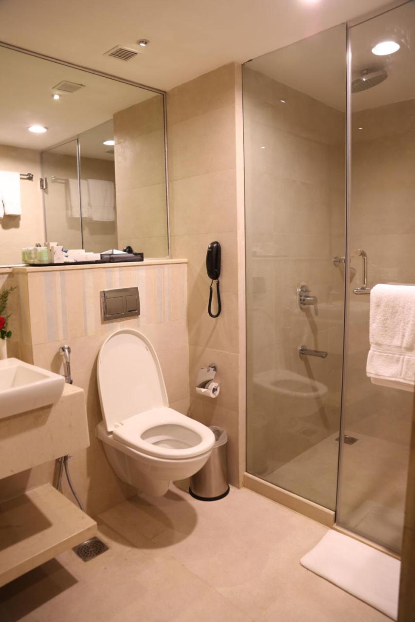 V 7 Hotel Chennai Luaran gambar