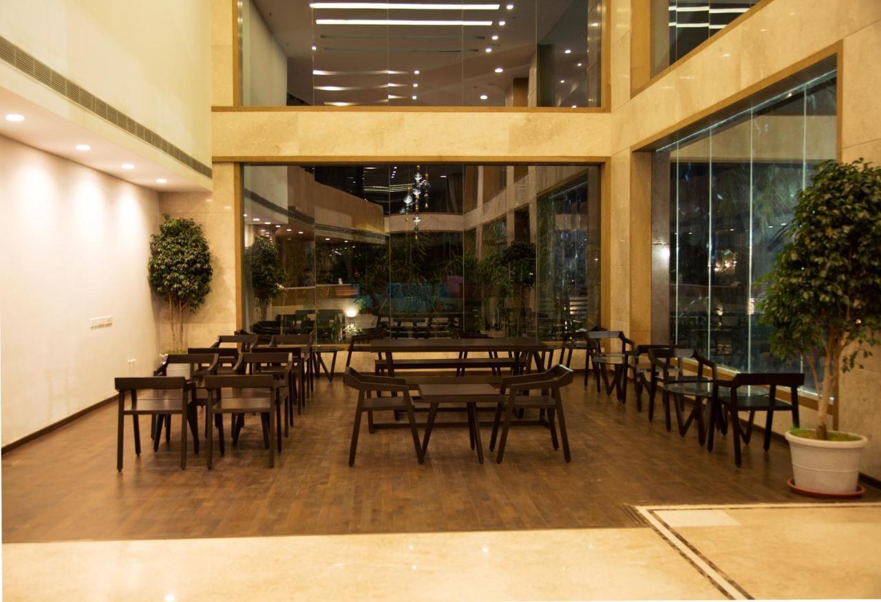 V 7 Hotel Chennai Luaran gambar