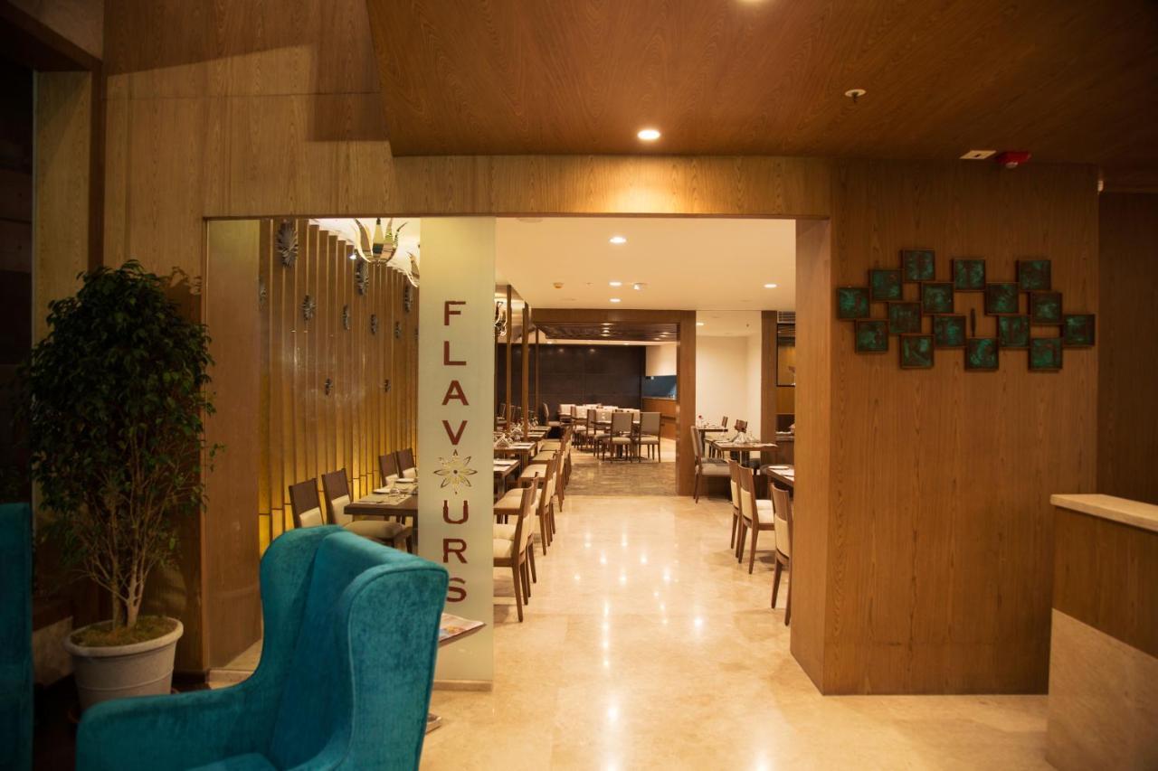 V 7 Hotel Chennai Luaran gambar
