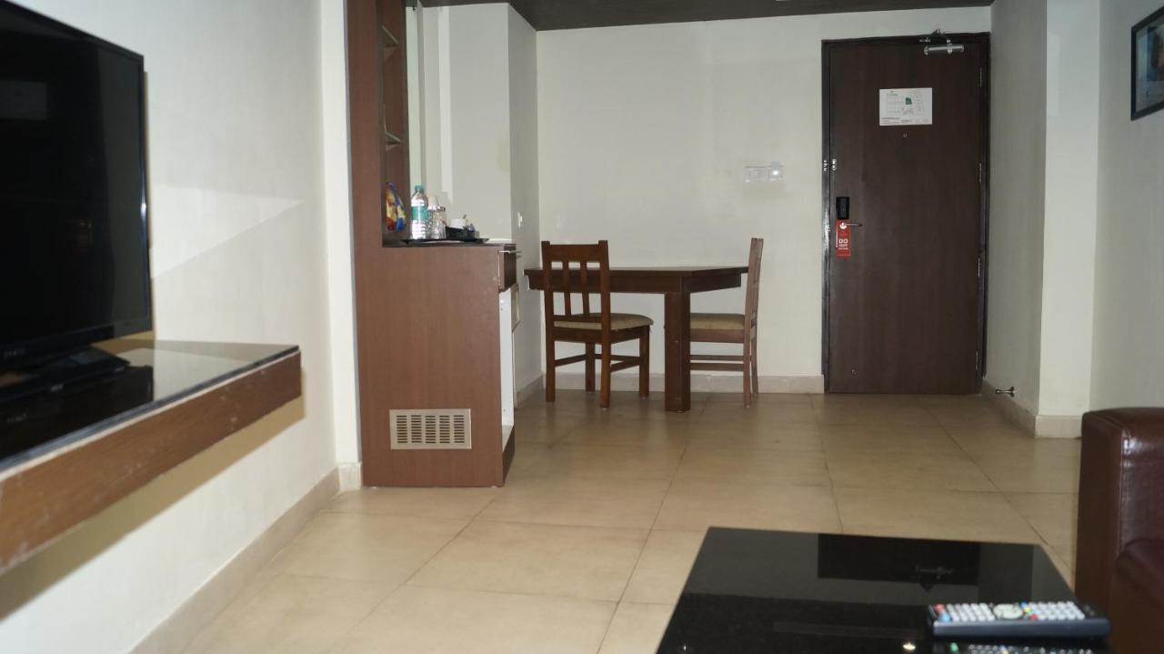 V 7 Hotel Chennai Luaran gambar