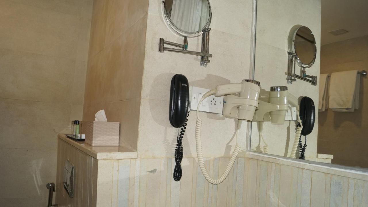 V 7 Hotel Chennai Luaran gambar